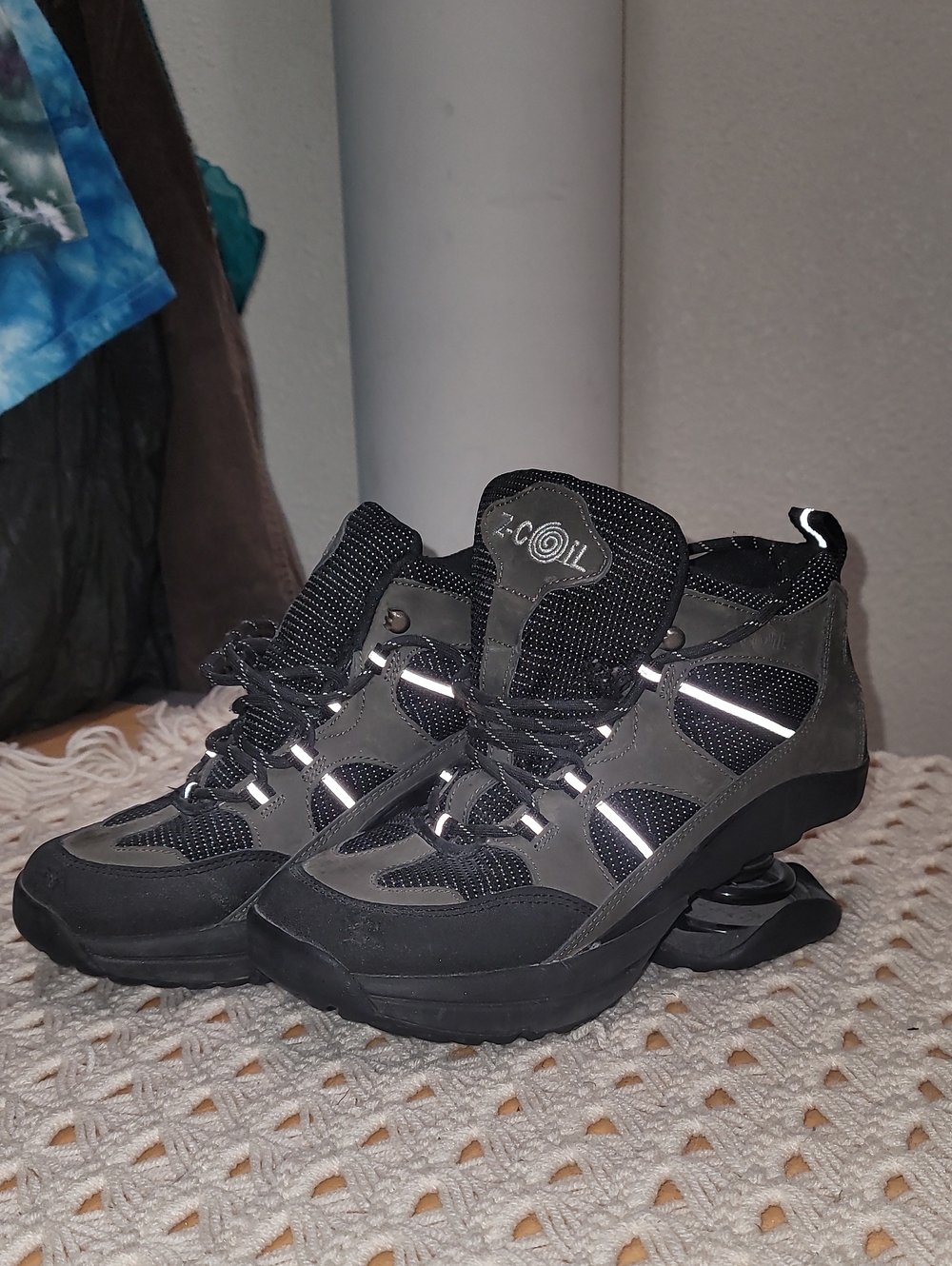 Z-Coil Men’s Black & Gray Reflective Athletic Shoes